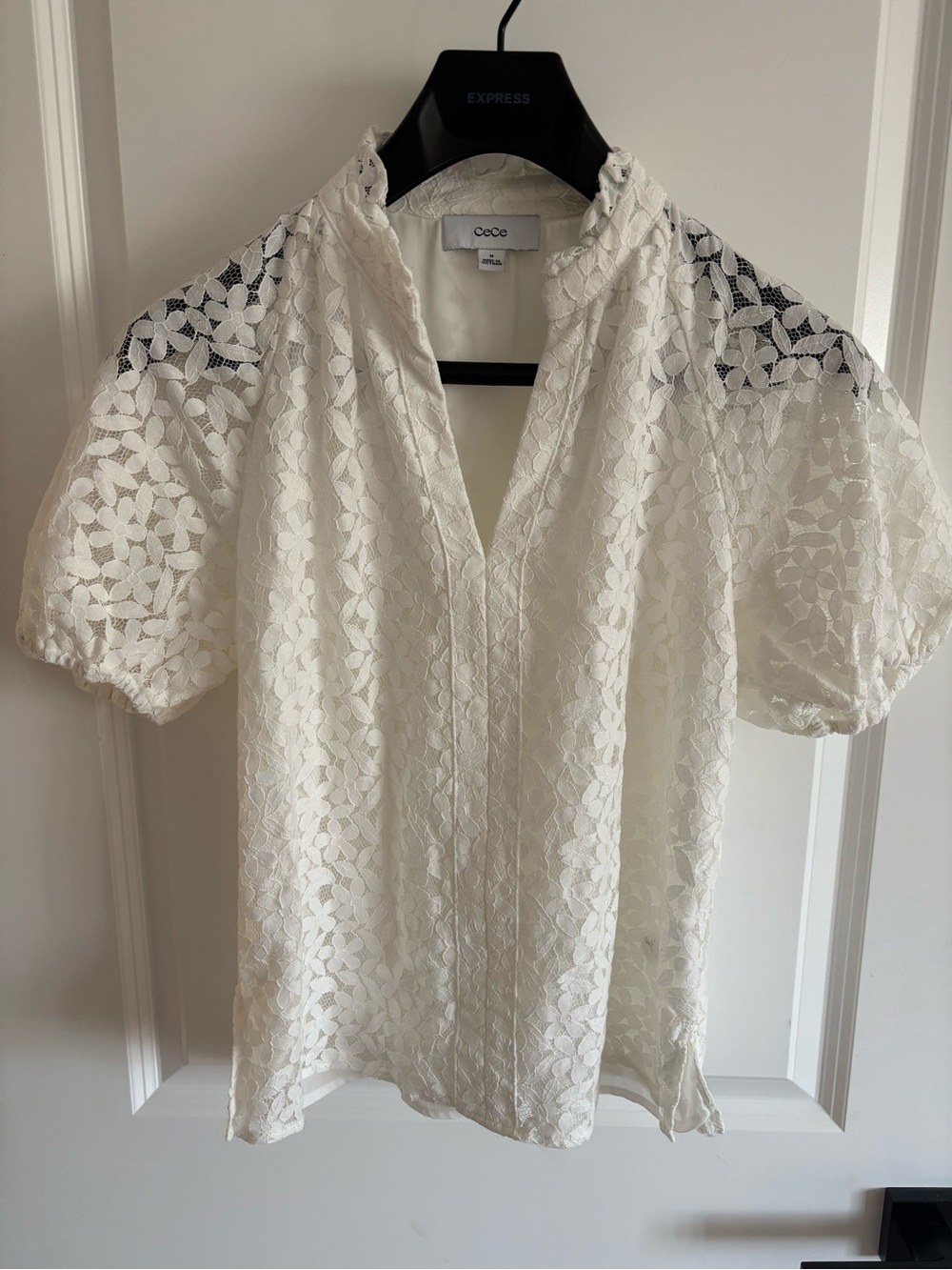 CeCe Cream Floral Lace Puff-Sleeve Blouse